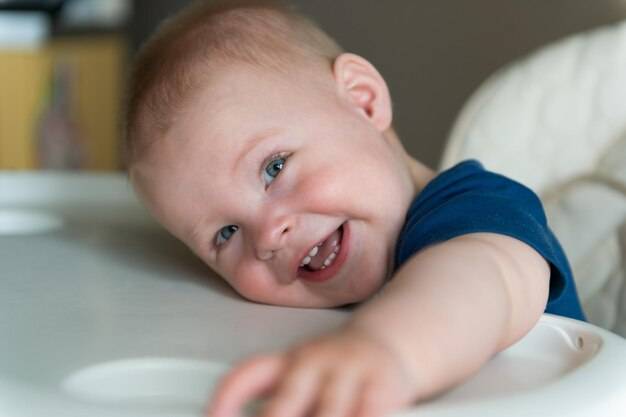 Czy noworodek może mieć zęby przy urodzeniu?