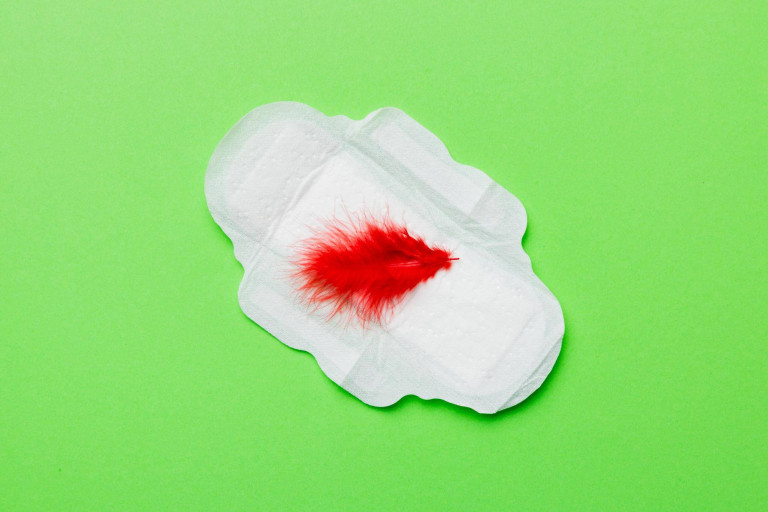 Plamienie implantacyjne czy boli i jak je rozpoznać?